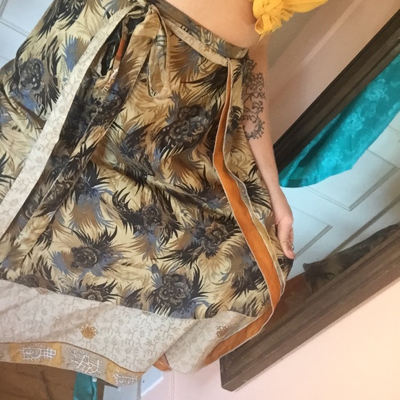 Beautiful wrap skirt - Picture 3 of 4